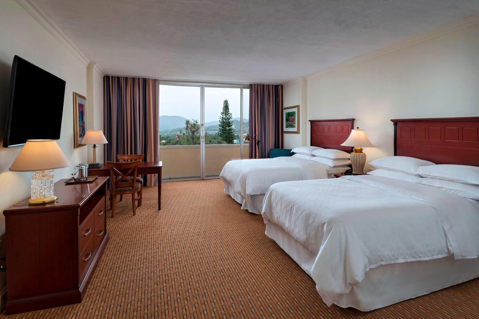 Deluxe Room Double Larger Guest room 2 Queen Balcony,1634419018:JPEG