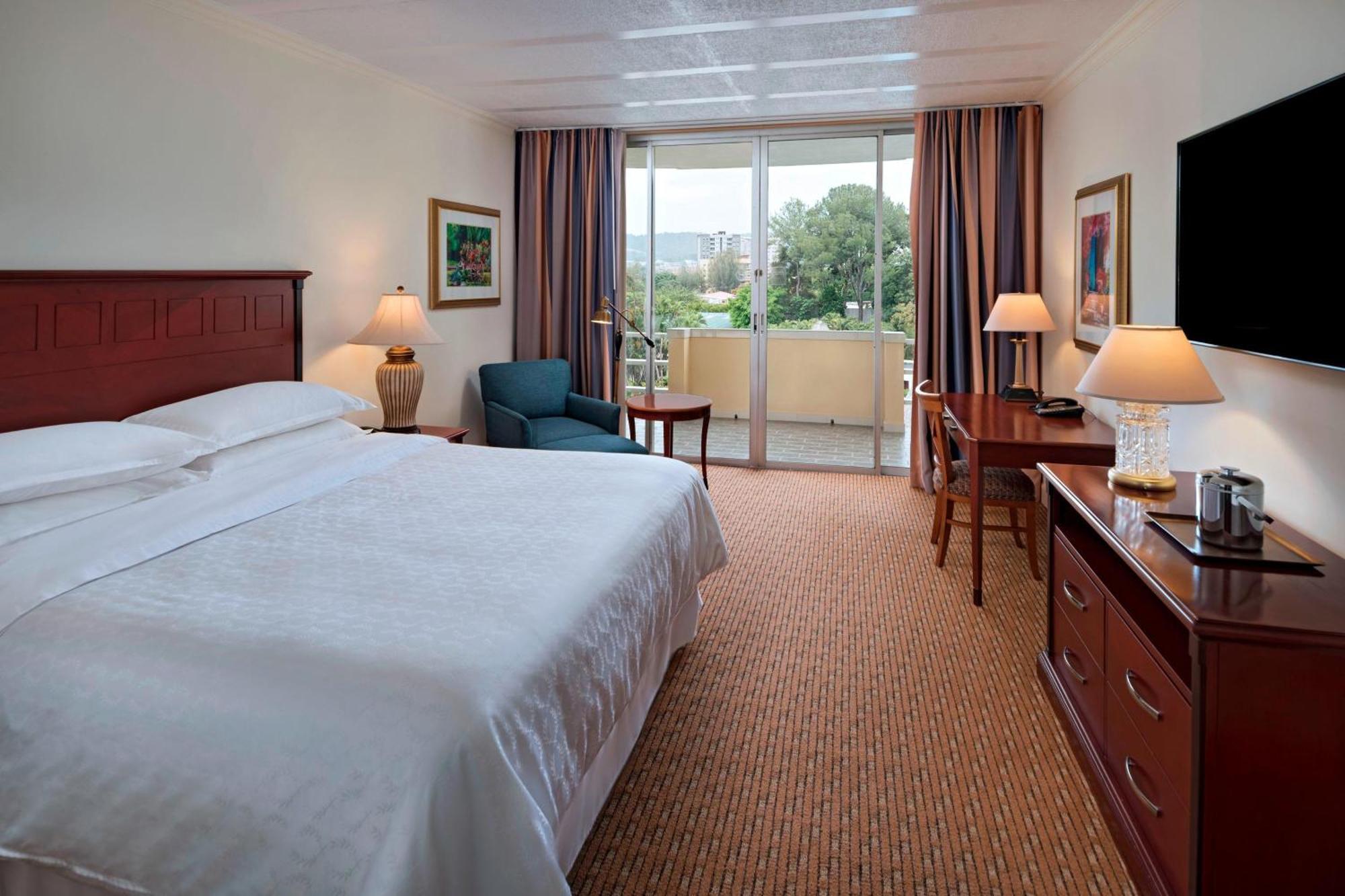 Deluxe Room Single Guest room 1 King Balcony,1634419011:JPEG